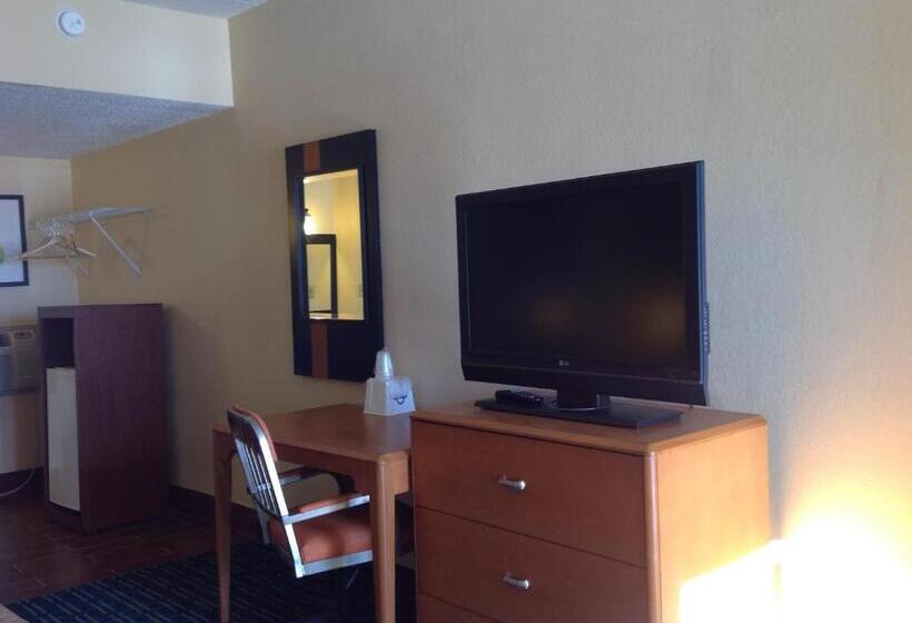 스탠다드 룸 킹사이즈 침대, Diamond Inn & Suites