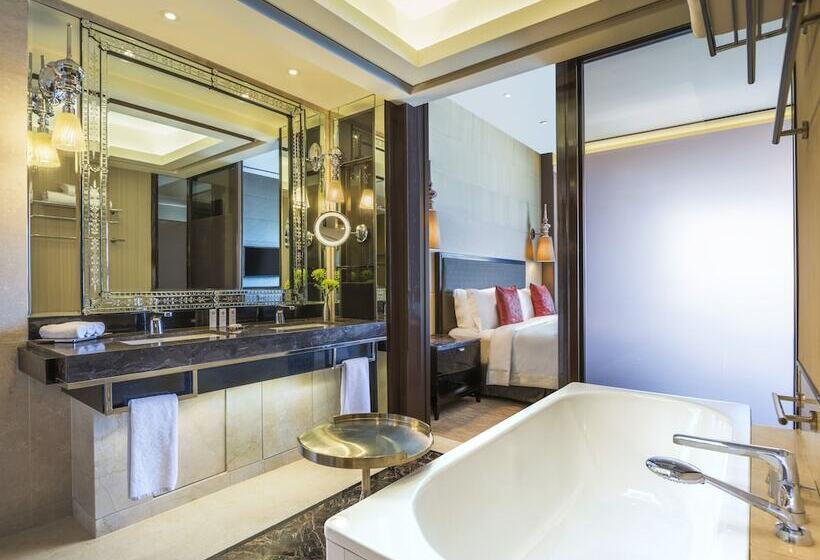 سوئیت با تخت بزرگ, The St. Regis Mumbai