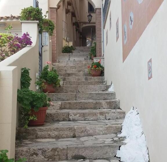 استودیوی استاندارد, Florenza Residence