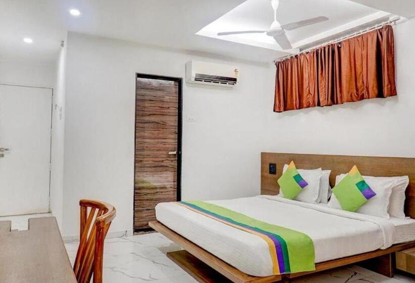 Номер Стандарт, Shivas Inn