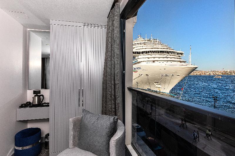 اتاق لوکس با چشم‌انداز دریا, Pera Bosphorus