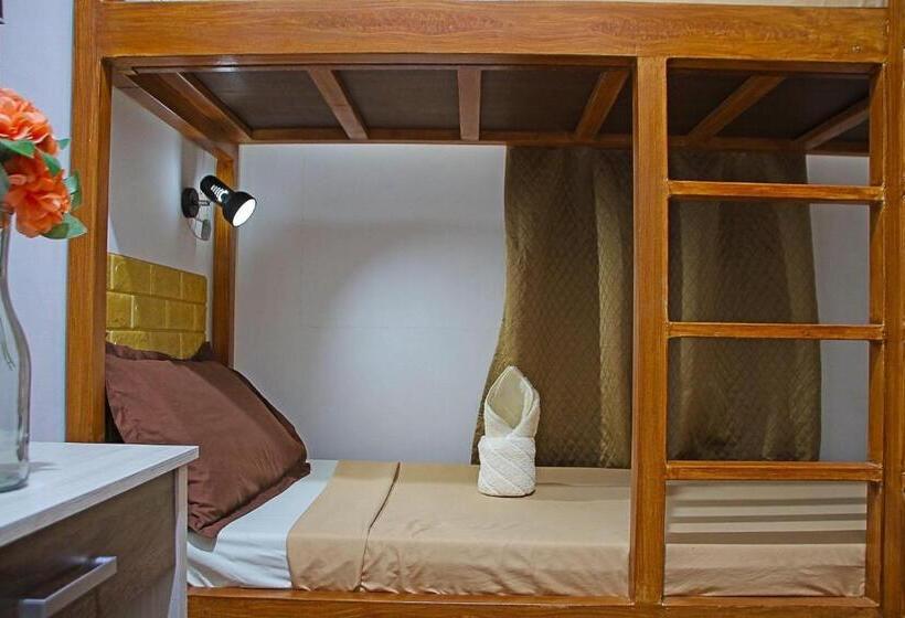 标准四人间共用浴室, Prim Travellers Inn