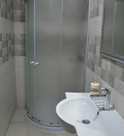 חדר סטנדרט לארבעה, Mini Hotel Sakvoyage