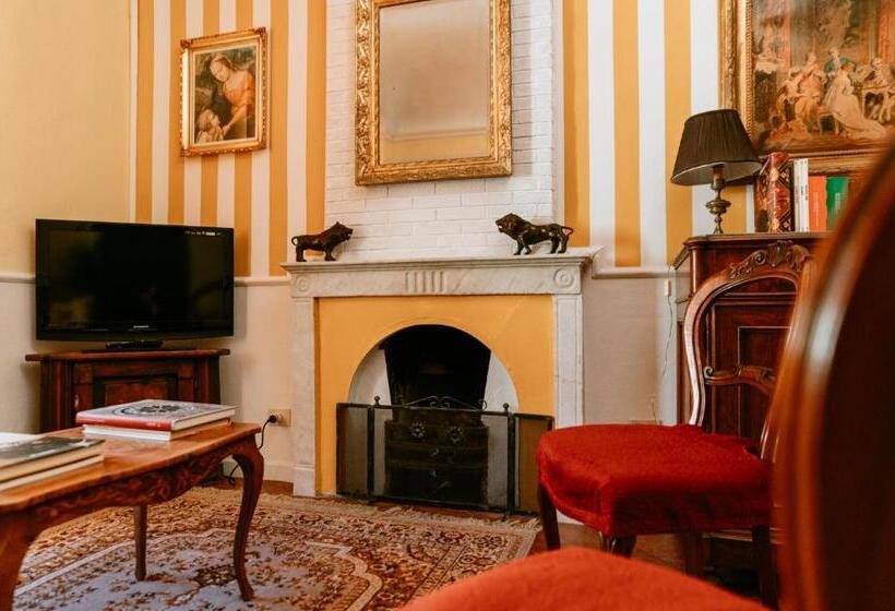 Полулюкс, La Foresteria Di Palazzo Picedi Benettini