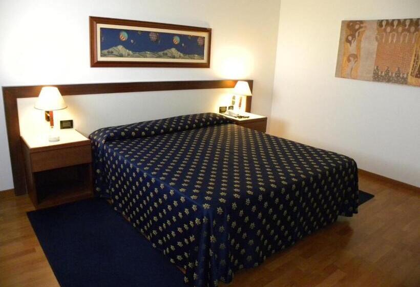 标准间, Arcotel