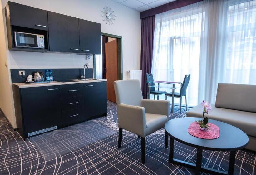 Апартаменты Deluxe 1 Спальня, Skyhotelgwarna