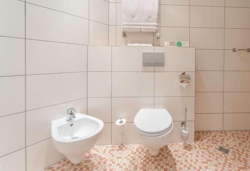 Полулюкс, Skyhotelgwarna