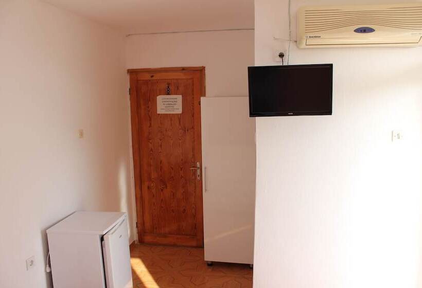 Номер Стандарт, özge Pansiyon   Hostel