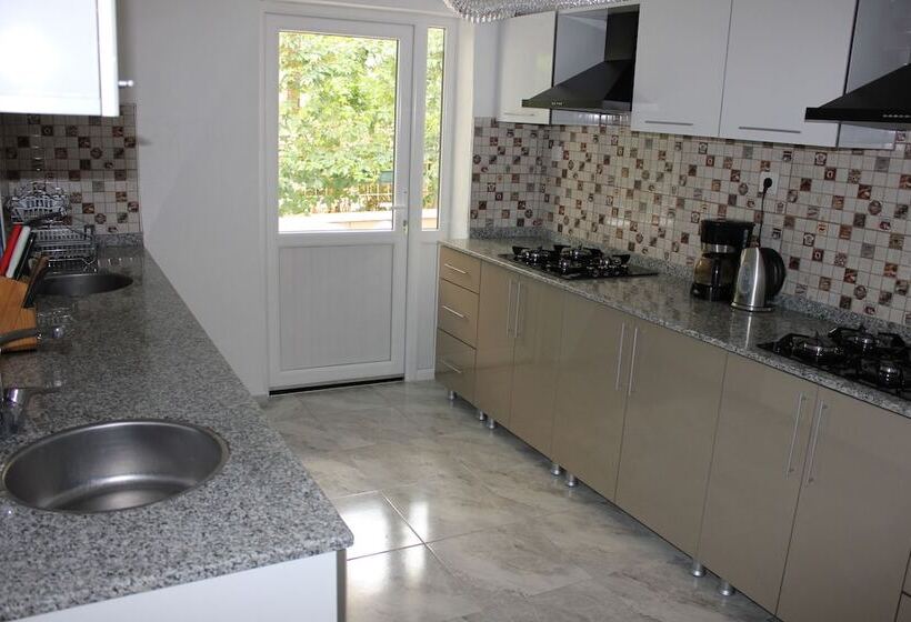 Номер Стандарт Трехместный, özge Pansiyon   Hostel