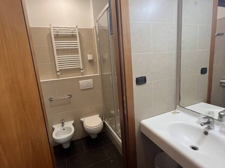 Quarto Estandar Individual, Residence Sestriere