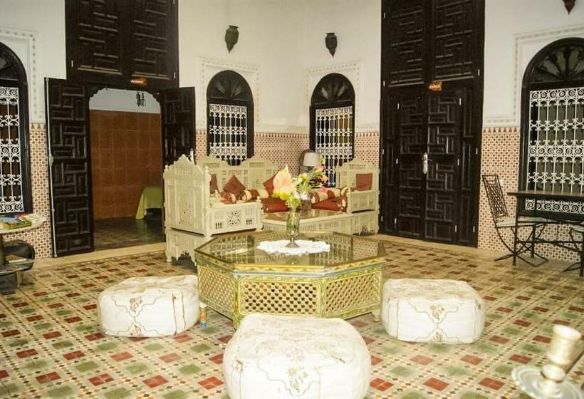 スタンダードシングルルーム, Riad Baddi