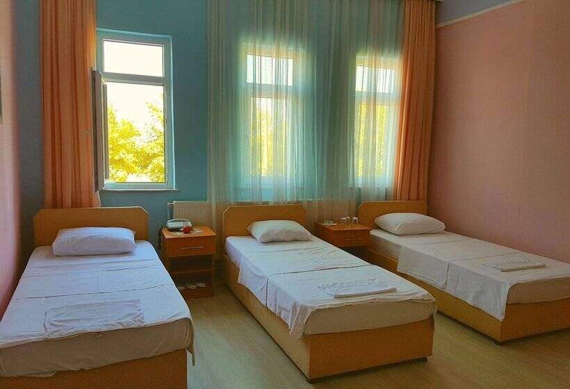 标准三人间, Yali Otel