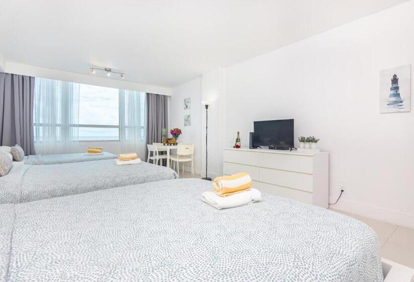 Deluxe Suite Sea View, Girasole Rentals