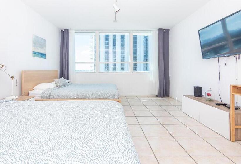 استودیوی لوکس, Girasole Rentals