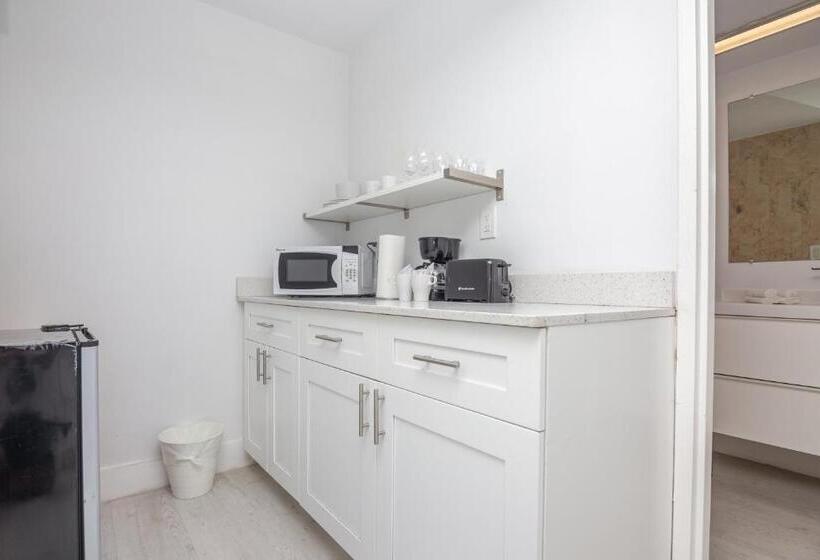 استودیوی استاندارد با چشم‌انداز دریا, Girasole Rentals