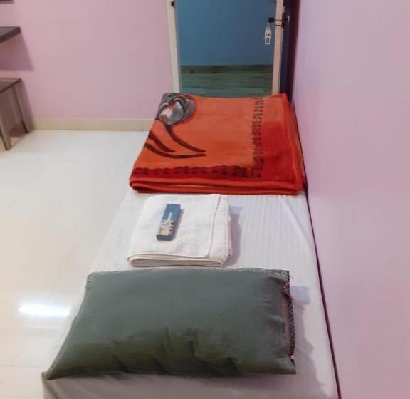 标准三人间, Happystay Rooms And Cottages