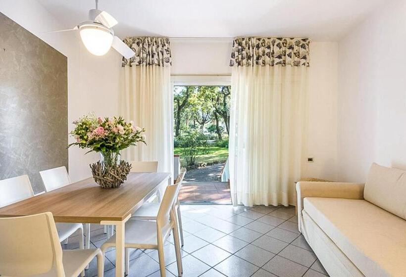 ویلای 1 خوابه, Resort Riva Degli Etruschi