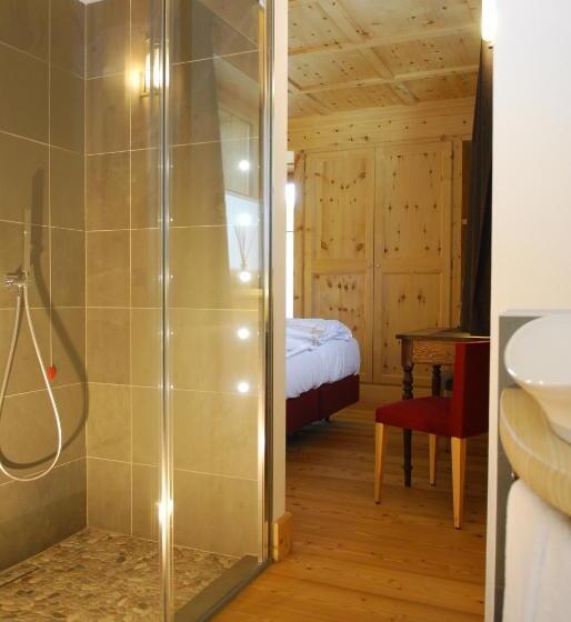 Номер Superior с Балконом, Alpen Hotel Chalet