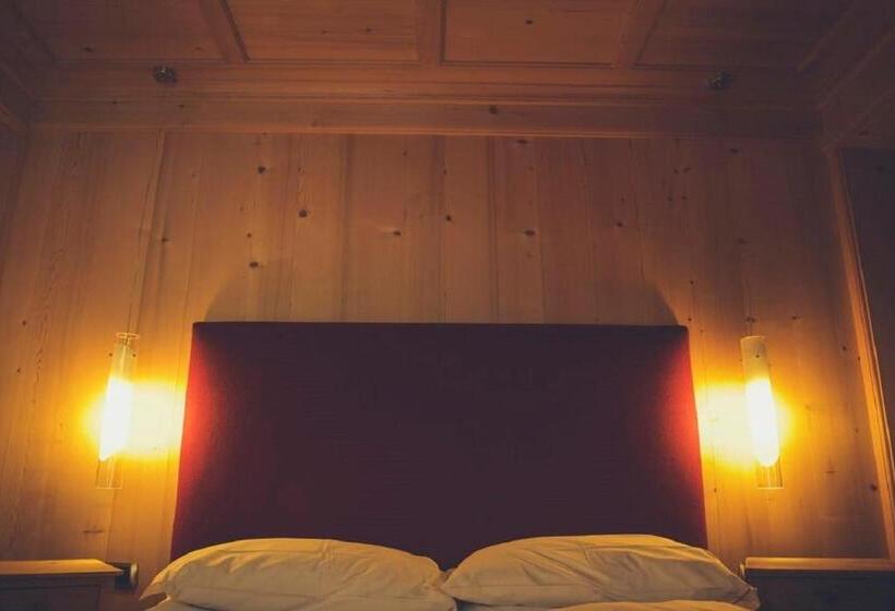 Номер Superior с Балконом, Alpen Hotel Chalet