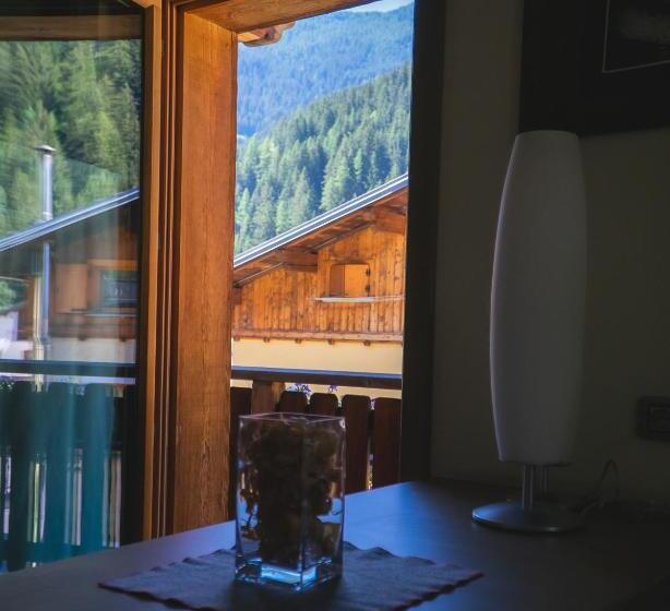 Номер Стандарт с Балконом, Alpen Hotel Chalet