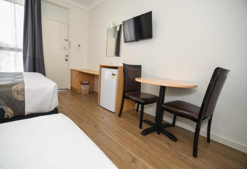 디럭스 룸, Dandenong Motel