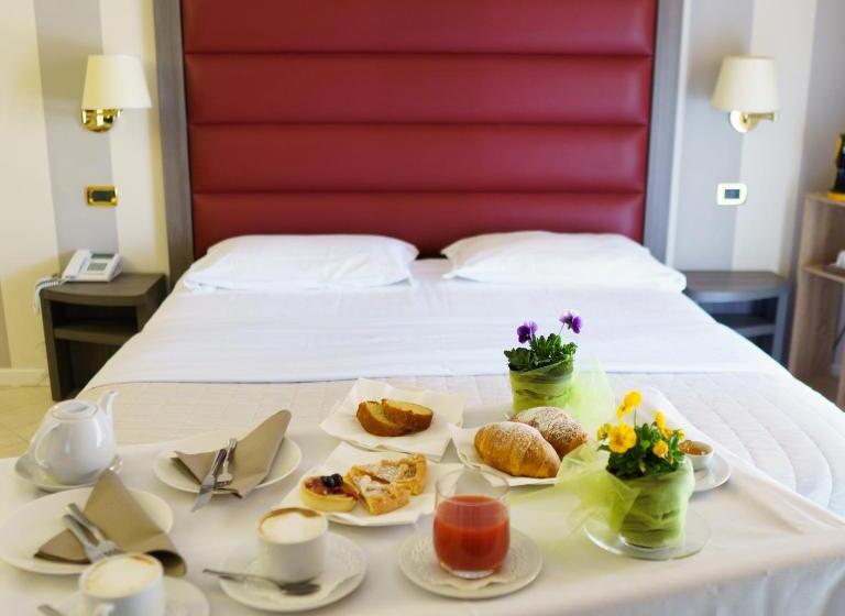 Люкс, Grand Hotel Elite