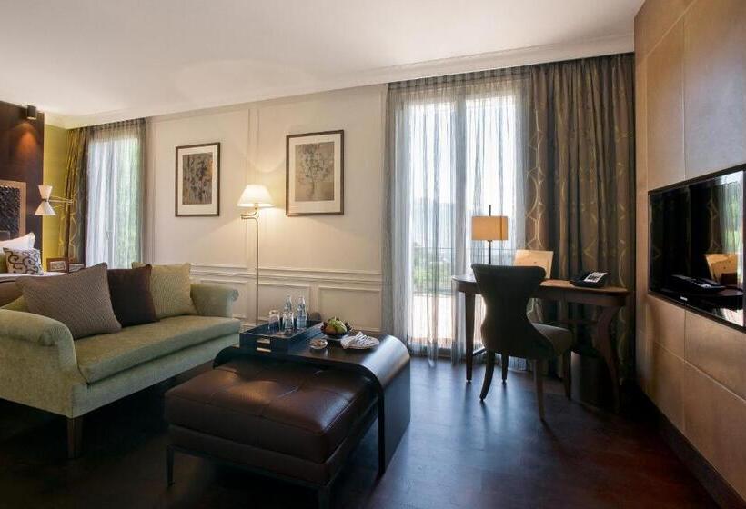 Superior room with lake view, Villa Honegg