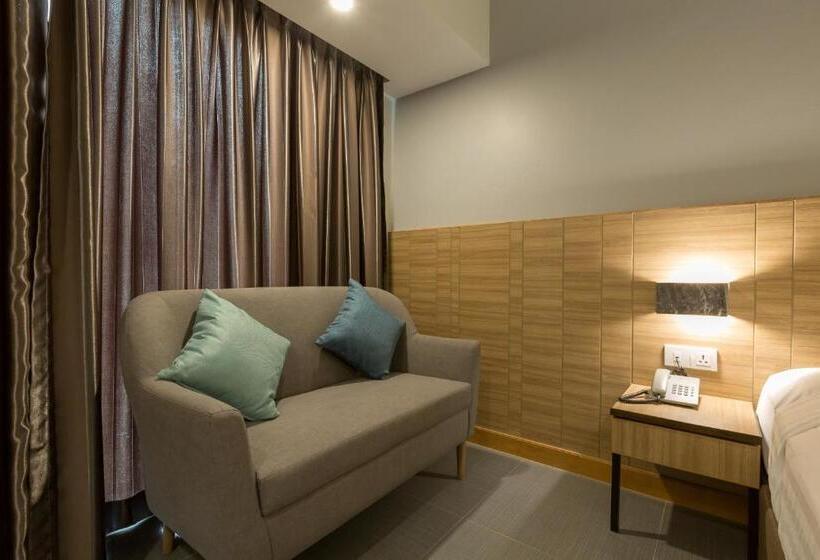 غرفة ديلوكس ثلاثية, Paragon Grand Resort