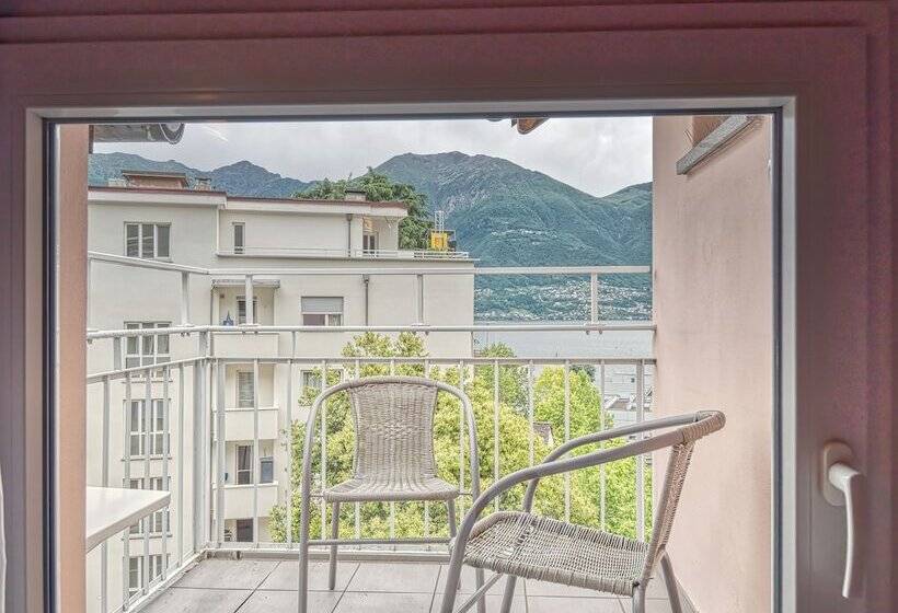 اتاق خانوادگی, @ Home Hotel Locarno