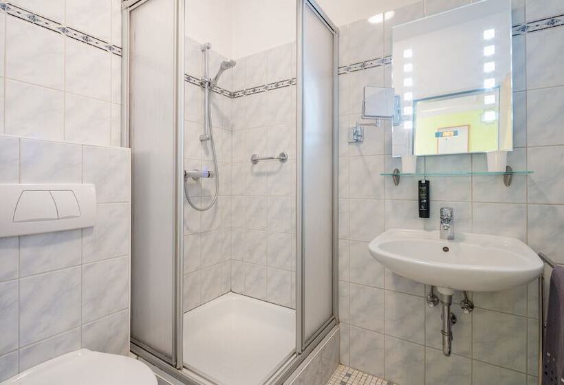 Четырехместный Номер Стандарт, Heidehotel Bockelmann