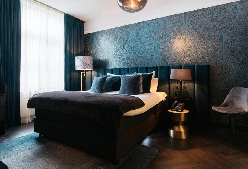 Номер Deluxe, Britannique