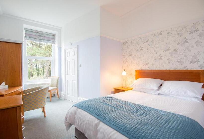 Quarto Economy, Gwesty Gadlys