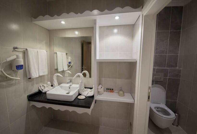 מיטת קינג בסוויטה, Yeniceri City