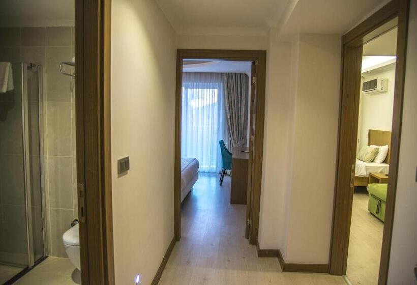 חדר משפחתי דלוקס, Yeniceri City