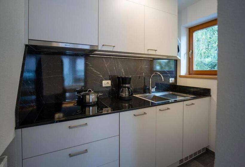 Студио Стандарт с Балконом, Apartments Lasteis