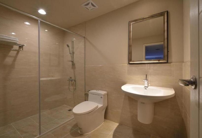 اتاق استاندارد با بالکن و چشم‌انداز دریا, Sunshine B&b