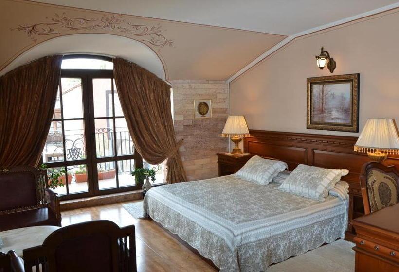 استودیوی استاندارد, Boutique Hotel Boris Palace & Restaurant