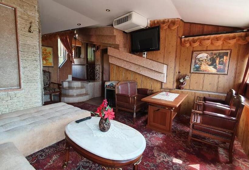 سوییت با چشم‌انداز پانوراما, Boutique Hotel Boris Palace & Restaurant