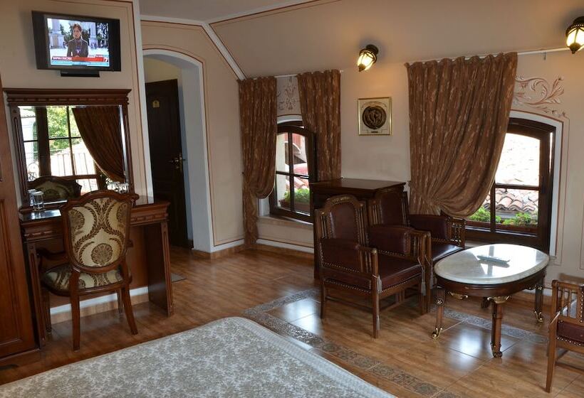 استودیوی استاندارد, Boutique Hotel Boris Palace & Restaurant
