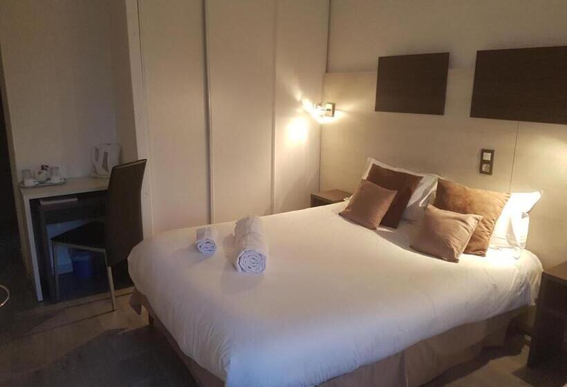 Семейный Номер, Logis Hôtel Restaurant Les Charmettes