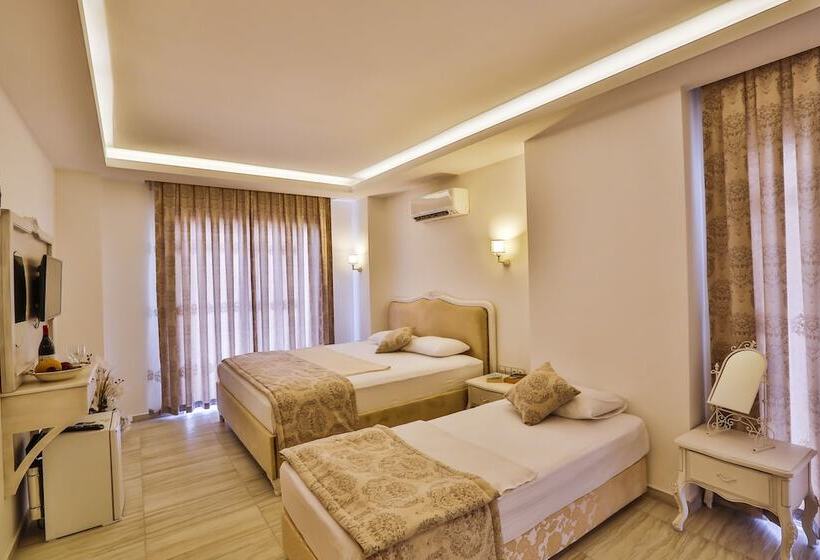 Трехместный Номер Deluxe, Linda Beach Class Hotel   Boutique Class