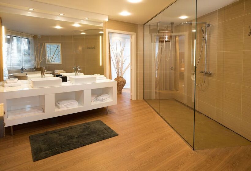 Люкс, Van Der Valk Hotel Beveren