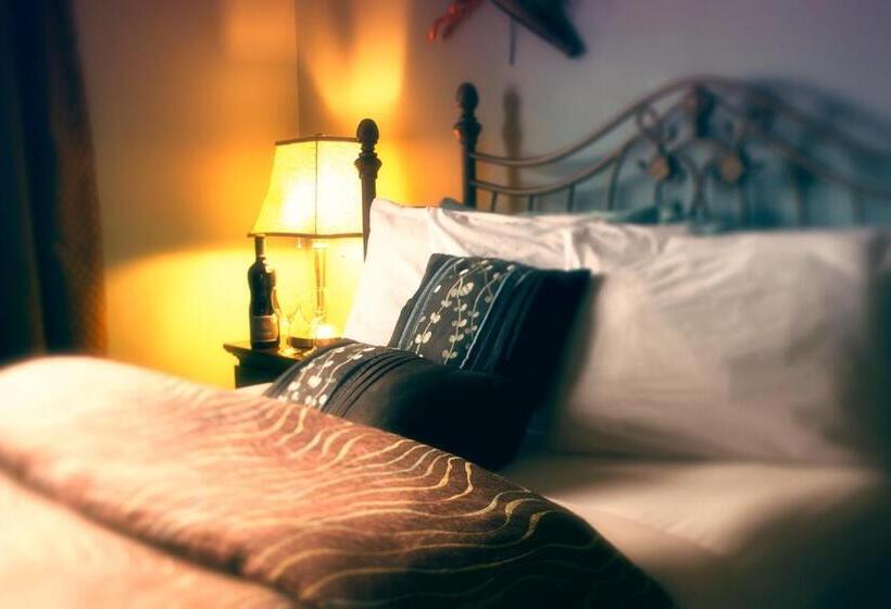 سوییت, Motel Drummond