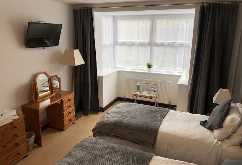 Семейный Номер, The Clee Hotel   Cleethorpes, Grimsby, Lincolnshire