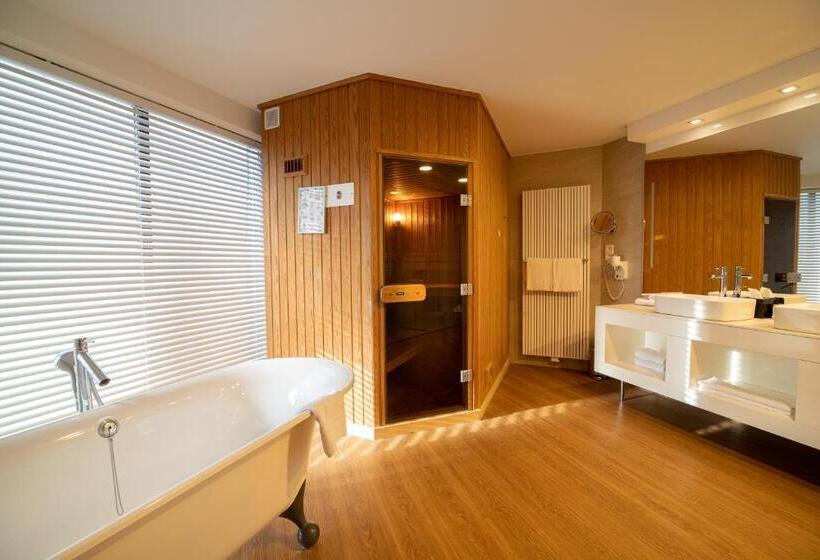 Люкс Кровать Кинг, Van Der Valk Hotel Beveren