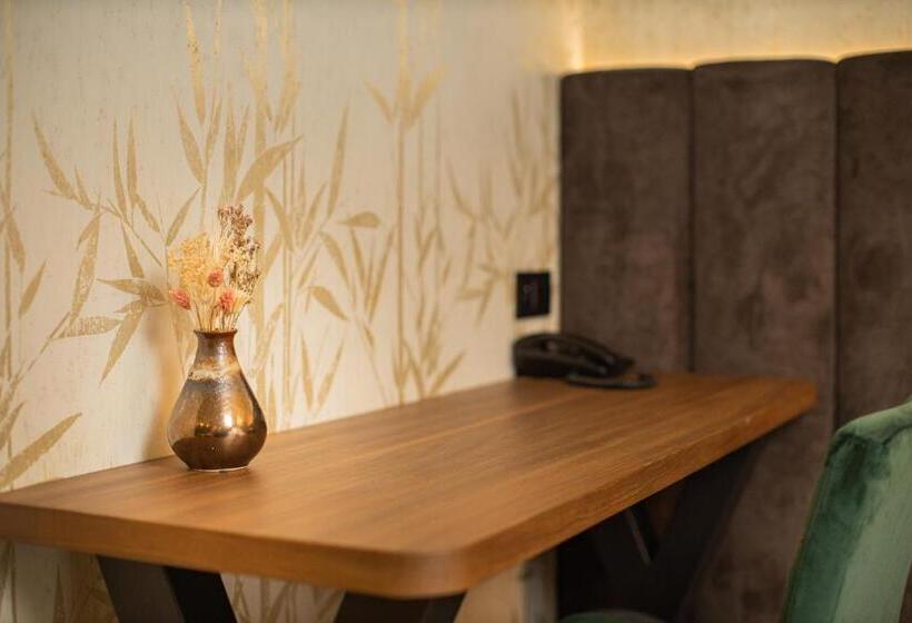 Люкс, Van Der Valk Hotel Beveren