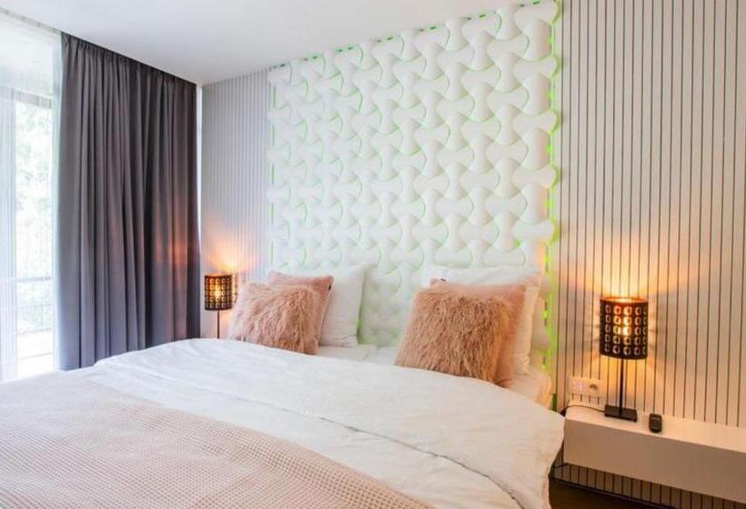 Полулюкс, Van Der Valk Hotel Beveren