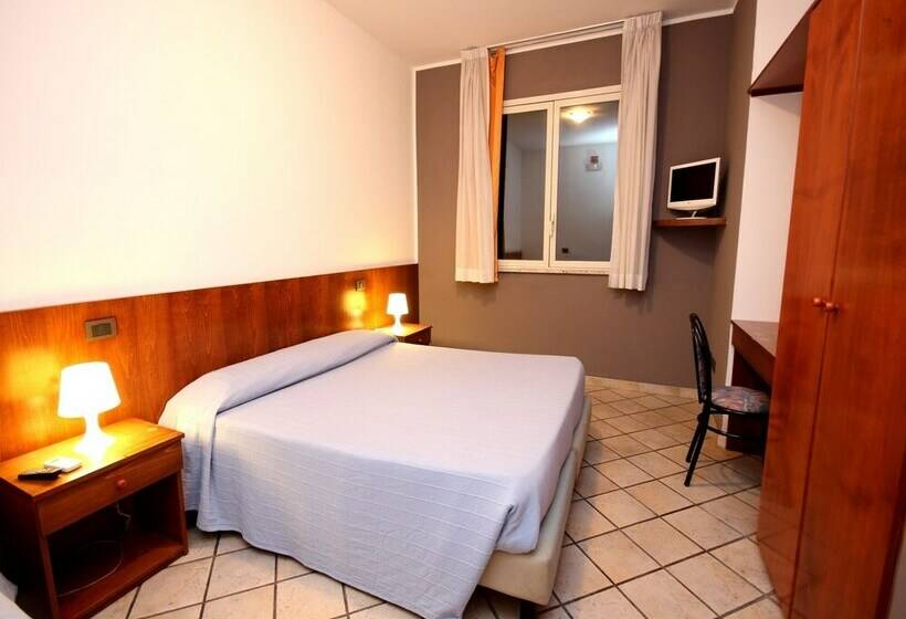 اتاق استاندارد چهار تخته, Villa Soles