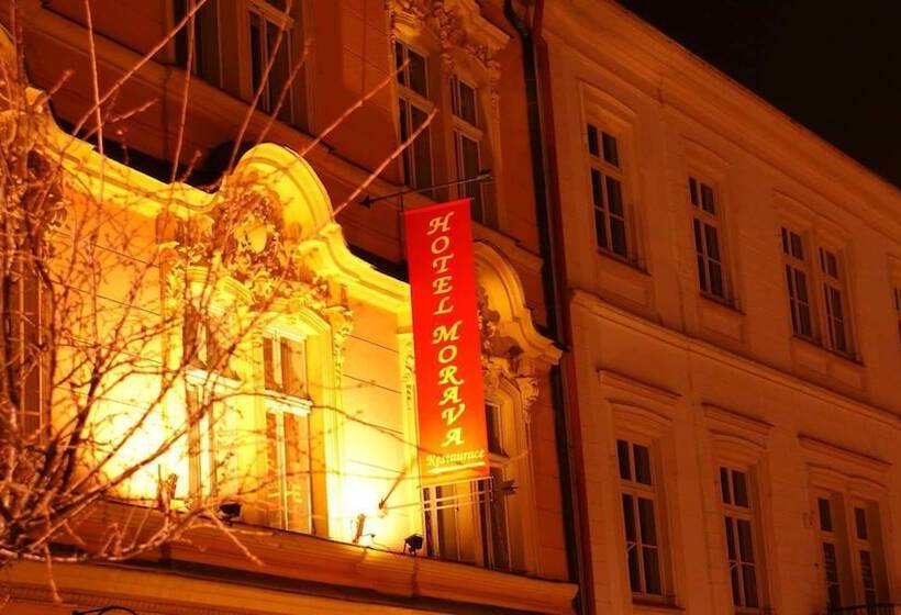 Номер Стандарт Трехместный, Morava