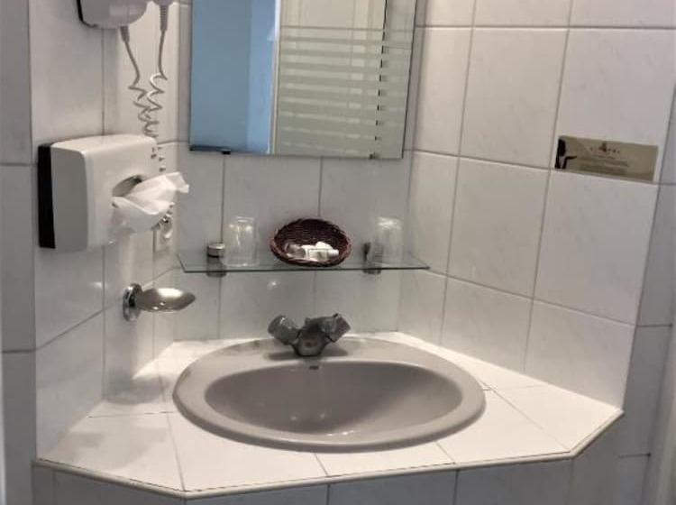 غرفة قياسية رباعية, Hôtel Porte Mars Reims Gare Centre Arena